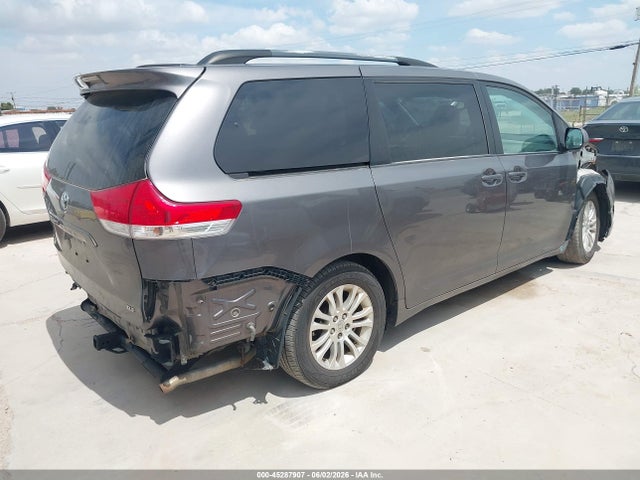 Toyota Sienna Xle V6