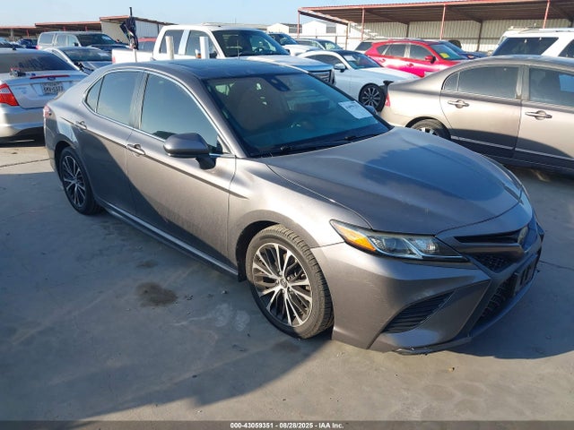Salvage Toyota Camry Image