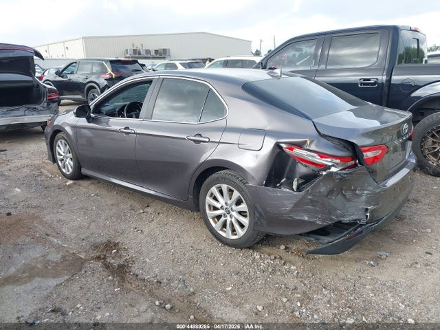 Toyota Camry Le