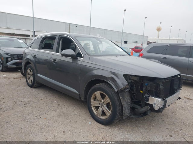 Salvage Audi Q7 Image