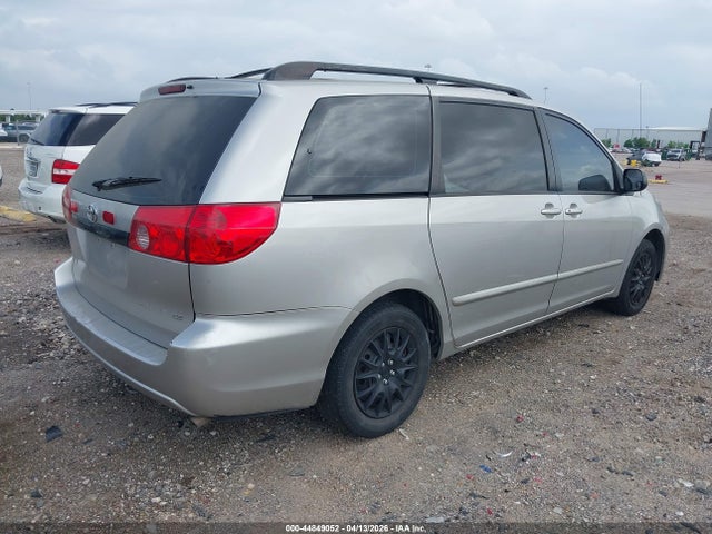 Toyota Sienna Ce
