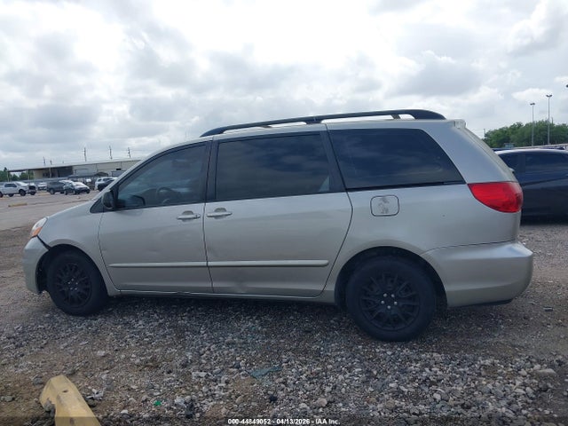 Toyota Sienna Ce