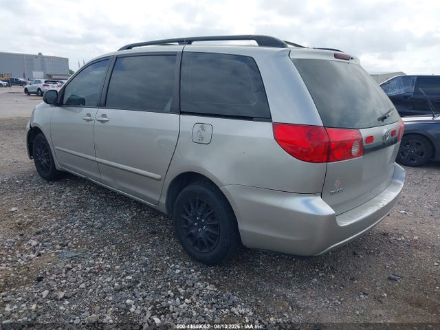 Toyota Sienna Ce