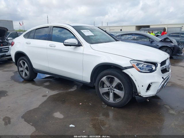 Salvage Mercedes-Benz GLC Image