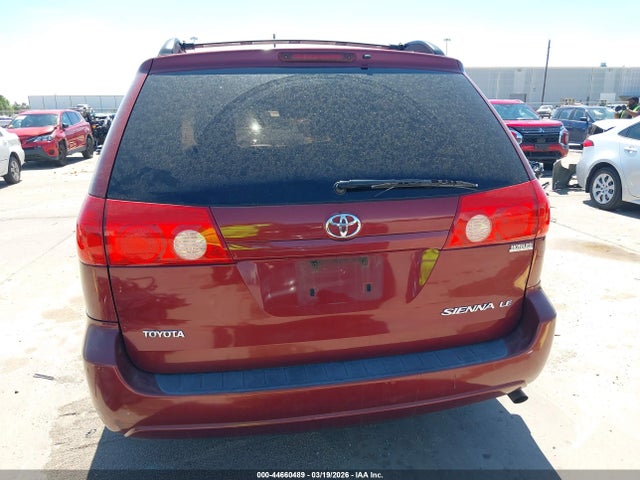 Toyota Sienna Le