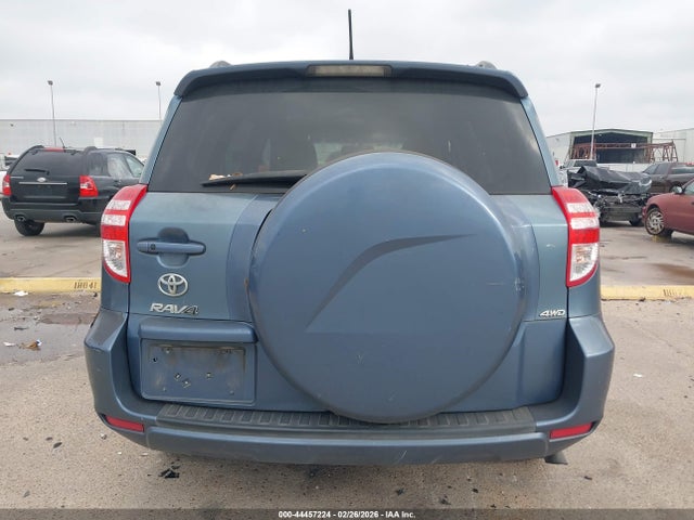Toyota RAV4 Limited V6