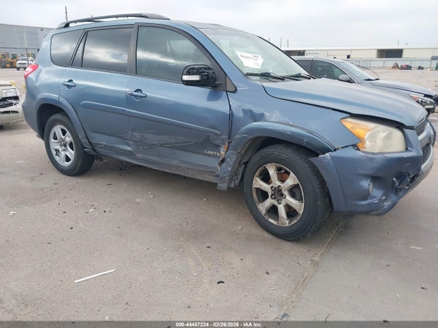 Toyota RAV4 Limited V6