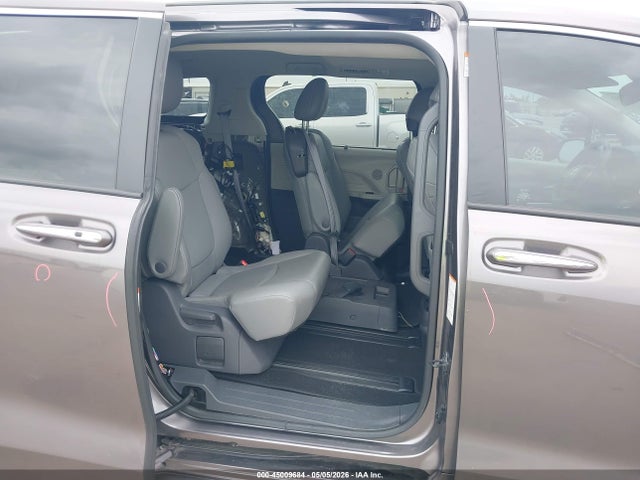 Toyota Sienna Xle