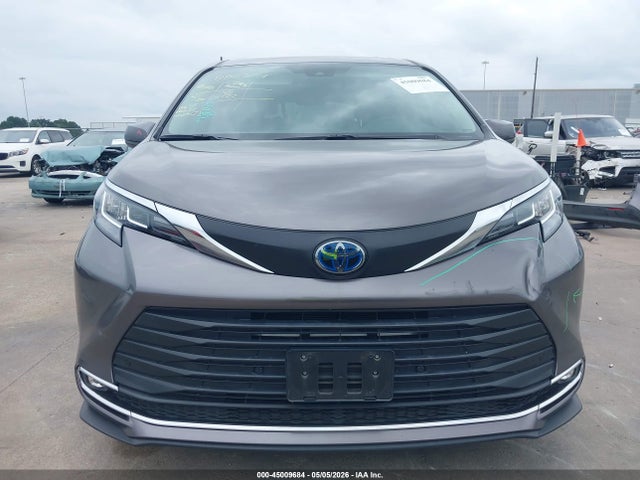 Toyota Sienna Xle