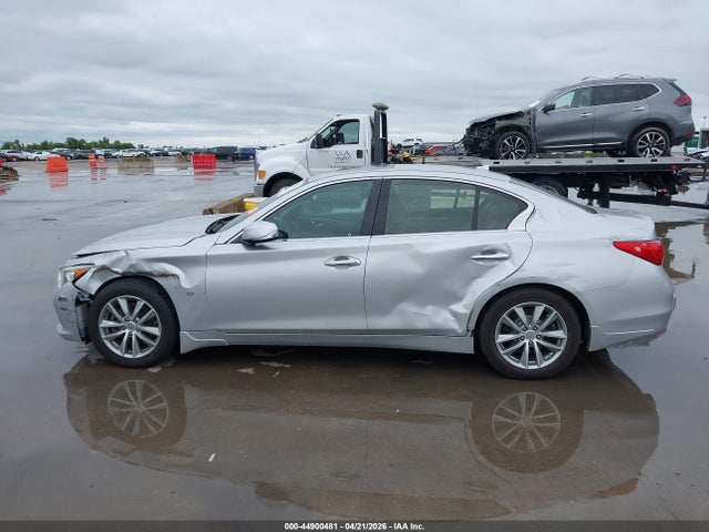 INFINITI Q50 Premium