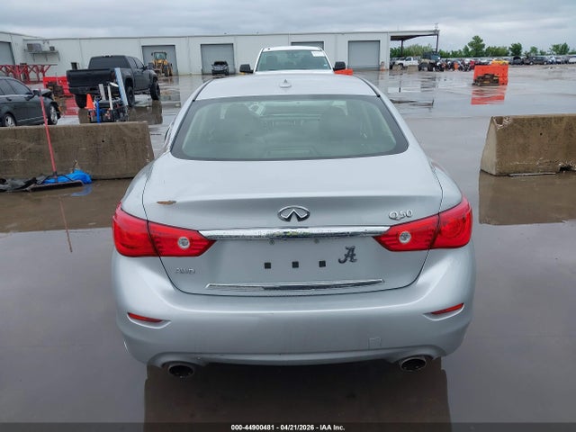 INFINITI Q50 Premium