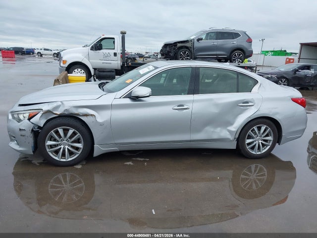 INFINITI Q50 Premium