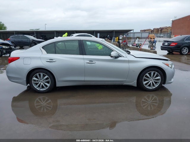 INFINITI Q50 Premium
