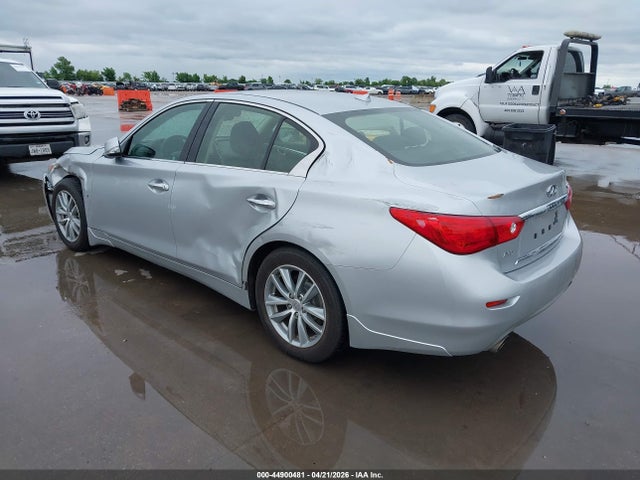 INFINITI Q50 Premium