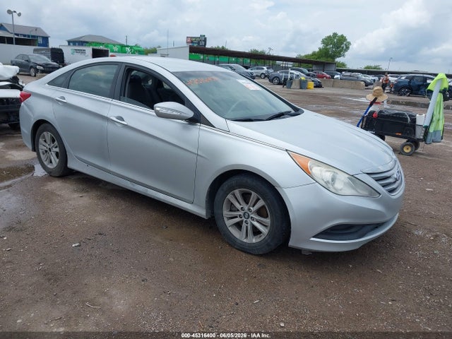 Salvage Hyundai SONATA Image