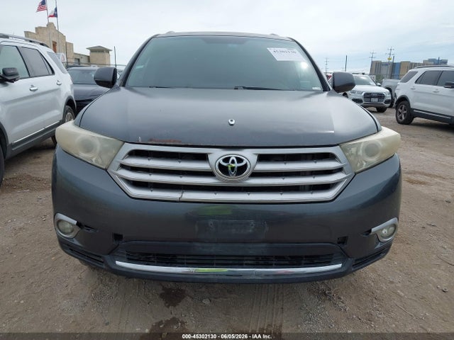 Toyota Highlander Base V6