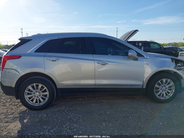 Cadillac XT5 Standard