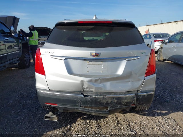 Cadillac XT5 Standard