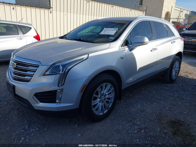 Cadillac XT5 Standard