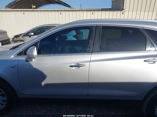 Cadillac XT5 Standard
