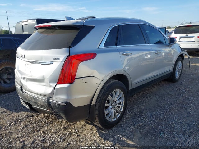 Cadillac XT5 Standard