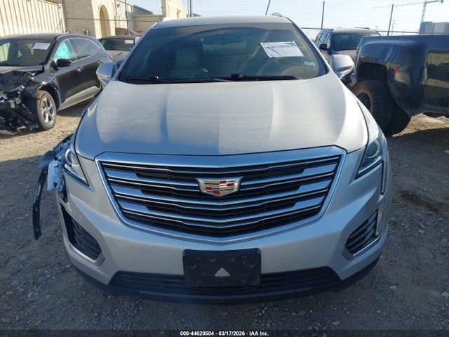 Cadillac XT5 Standard