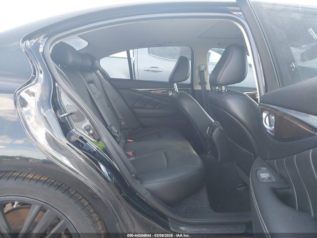 INFINITI Q50 3.0t Luxe