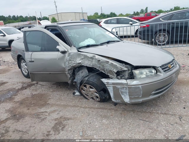 Salvage Toyota Camry Image