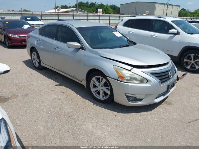 Salvage Nissan Altima Image
