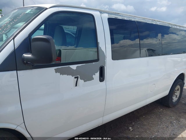 Chevrolet Express Lt
