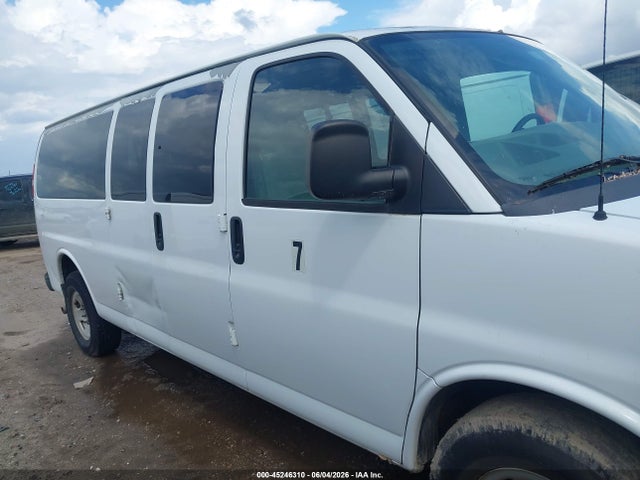 Chevrolet Express Lt