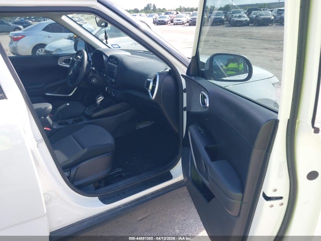 Kia Soul Lx