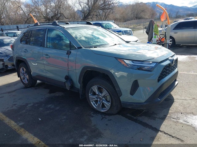 Salvage Toyota RAV4 Image