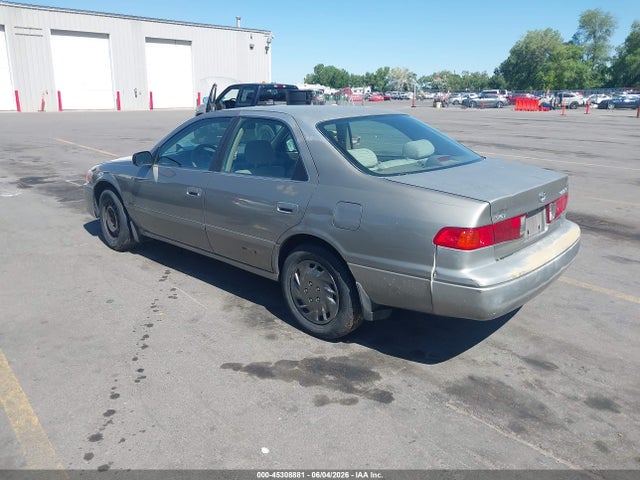 Toyota Camry Le V6