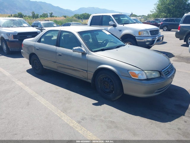 Salvage Toyota Camry Image
