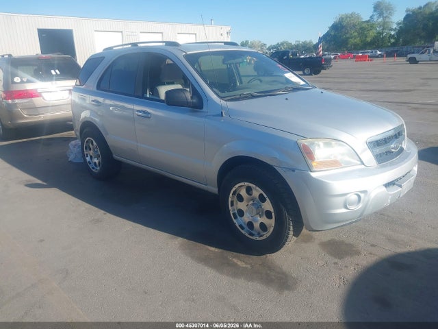 Salvage Kia Sorento Image