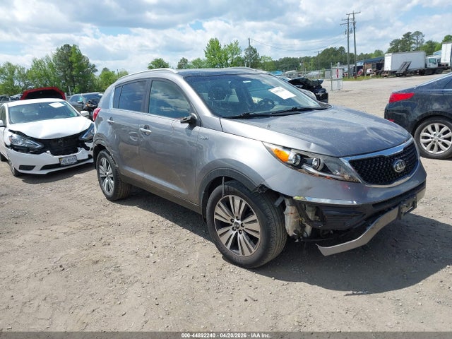 Salvage Kia Sportage Image