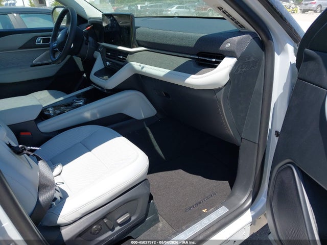 Ford Explorer Platinum