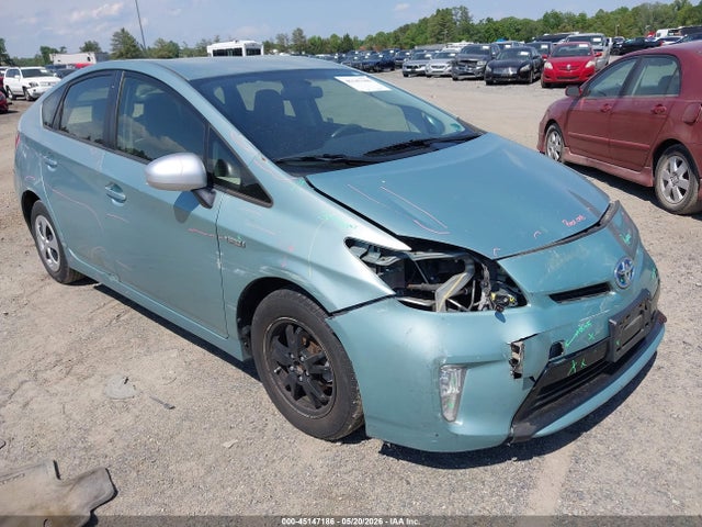 Salvage Toyota Prius Image