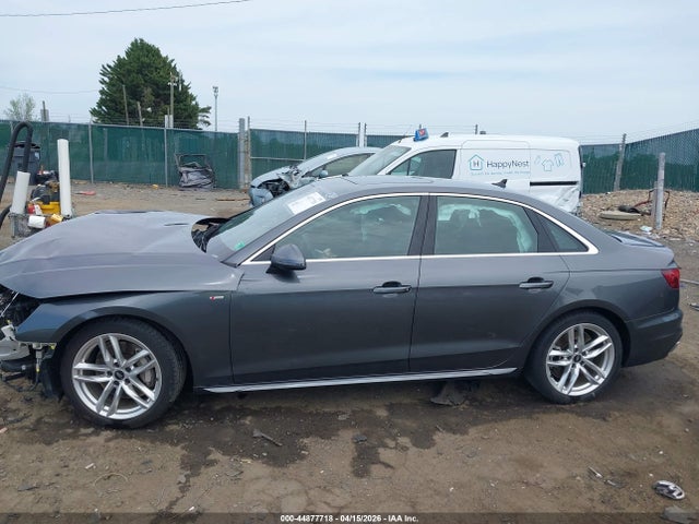 Audi A4 Premium Plus 45 Tfsi S Line Quattro S Tronic