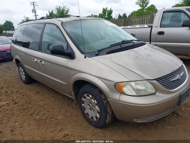 Salvage Chrysler Town & Country Image