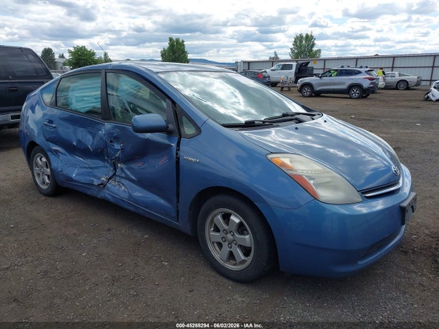 Salvage Toyota Prius Image