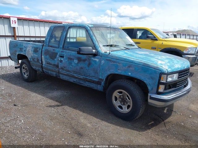 Salvage Chevrolet Gmt Image