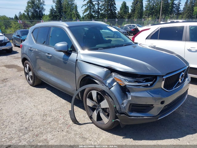Salvage Volvo XC40 Image