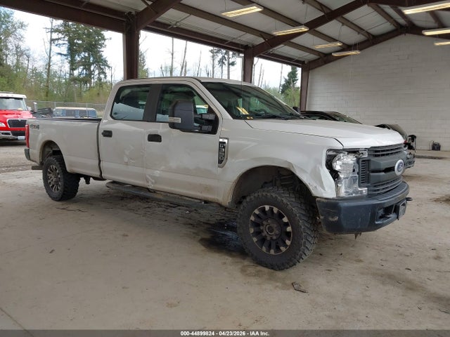 Salvage Ford F-350 Image