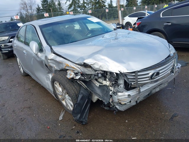 Salvage Lexus Es Image