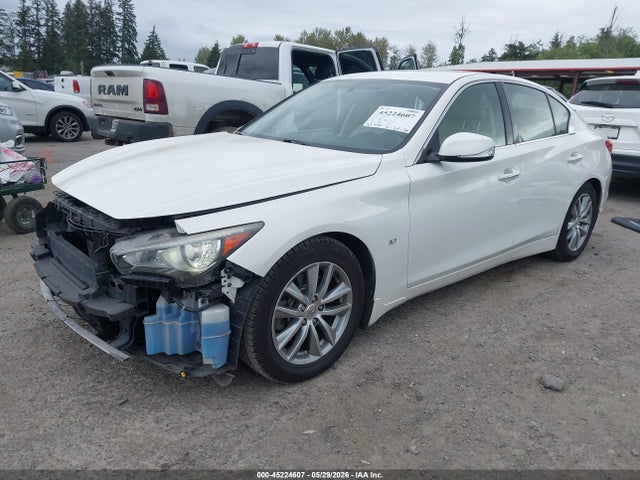 INFINITI Q50 Premium