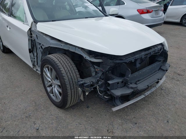INFINITI Q50 Premium