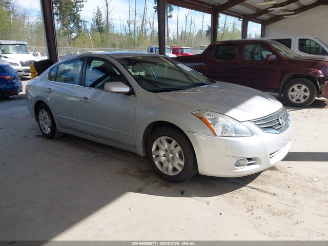 Salvage Nissan Altima Image