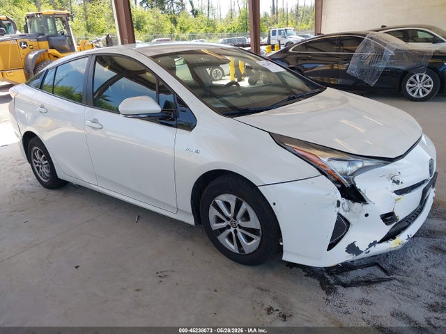 Salvage Toyota Prius Image